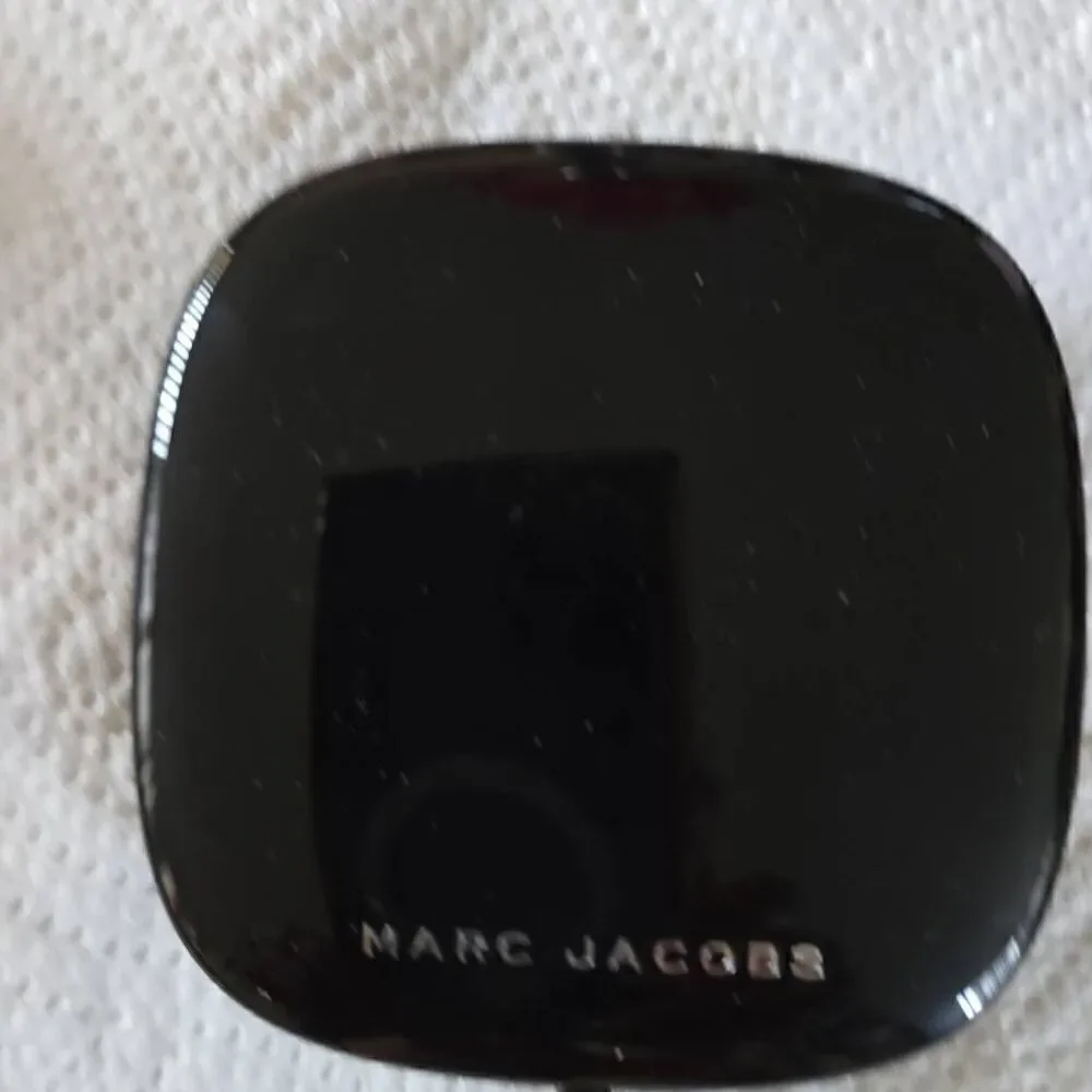 Marc Jacobs perfection powder featherweight foundation #100 Finish Line. Brand n